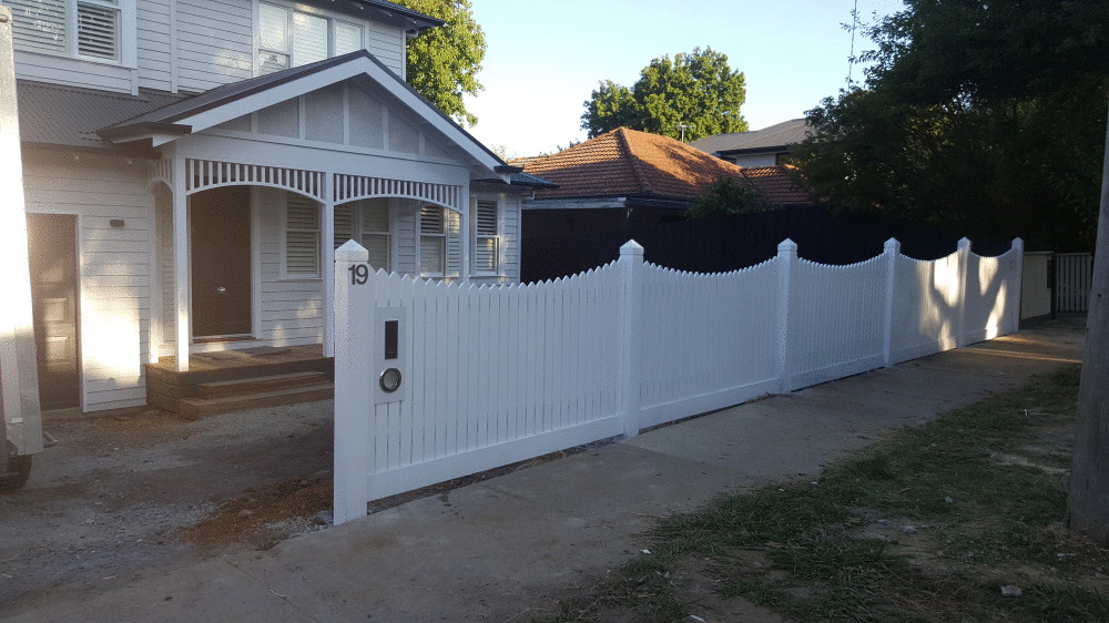 Picket Fencing Melbourne Fencing & Decking