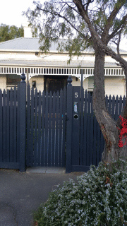 Feature Picket Fence in Hawthorn